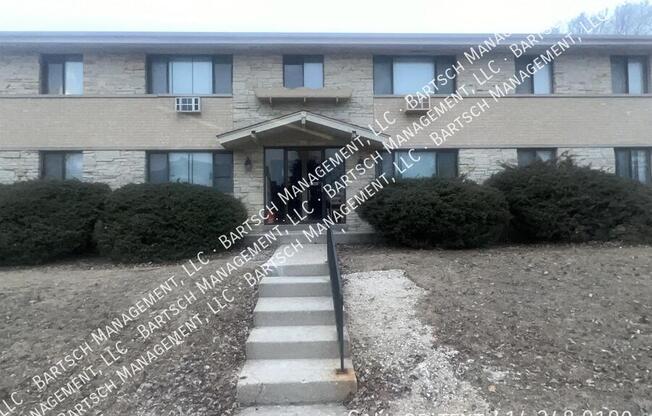 4135 N 104 ST