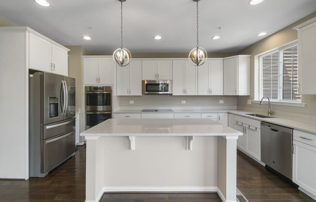 Upscale Millersville Townhouse with garage