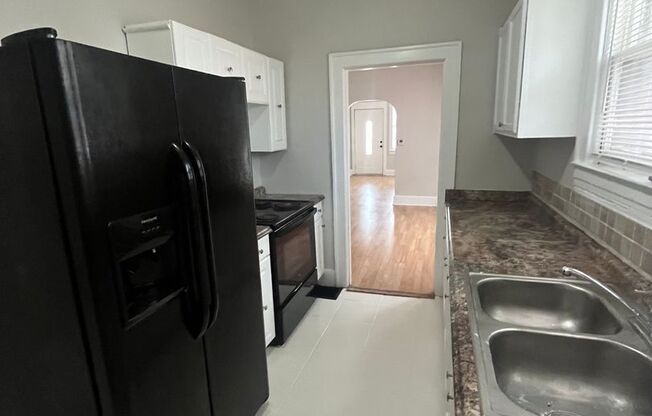 3 beds, 1 bath, $1,650