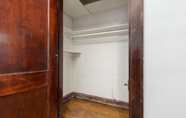 2 beds, 1 bath, $1,100, Unit #41