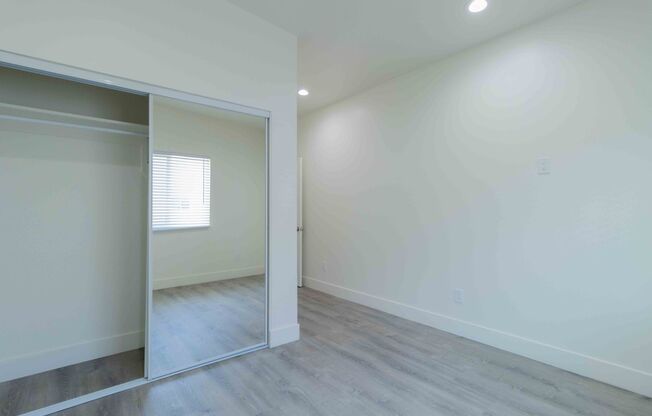 2 beds, 1 bath, 712 sqft, $2,300, Unit 35