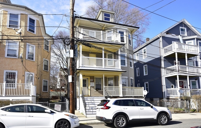 3 beds, 1 bath, 1,175 sqft, $3,100, Unit 2