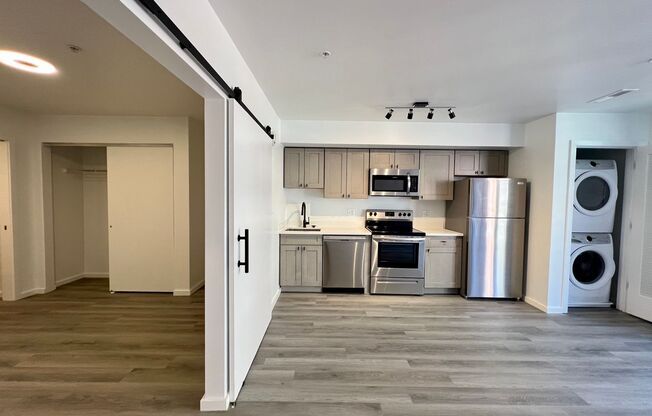 1 bed, 1 bath, 504 sqft, $1,600, Unit 512