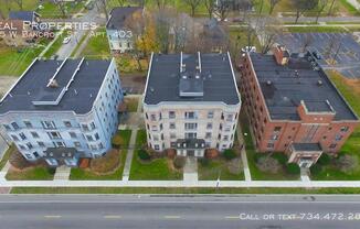 425 W Bancroft St