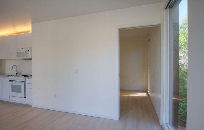 2 beds, 1 bath, $1,945, Unit 205