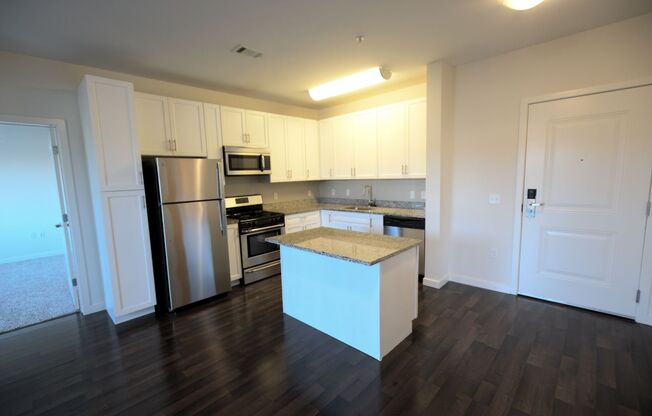 2 beds, 2 baths, 960 sqft, $3,195, Unit 401