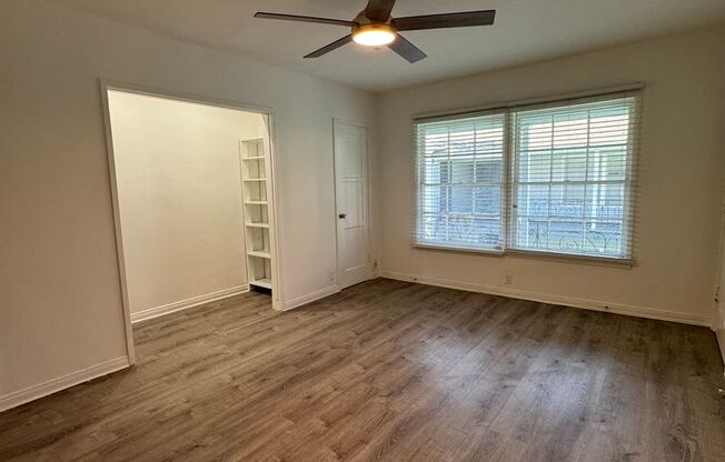 Studio, 1 bath, 300 sqft, $1,250, Unit 18