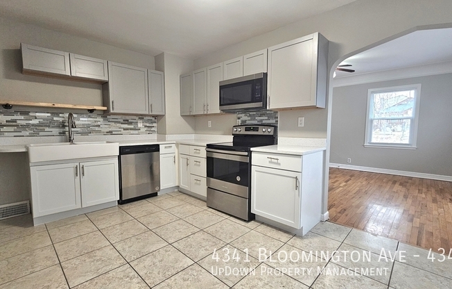 4341 BLOOMINGTON AVE