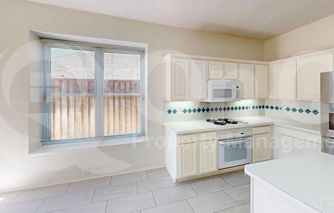 4104 CREEKSTONE DR