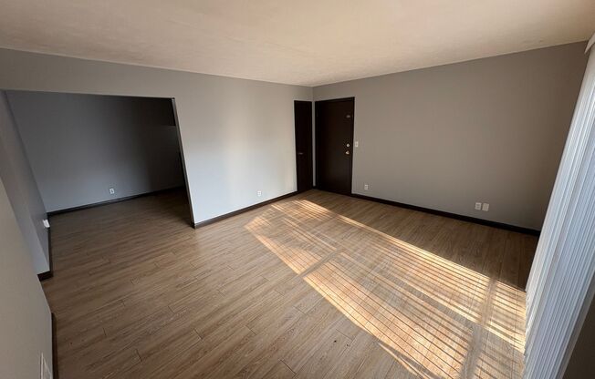 2 beds, 1 bath, 1,080 sqft, $850, Unit #10