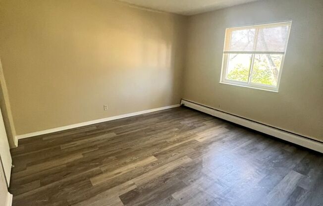 1 bed, 1 bath, 750 sqft, $950, Unit Apt 4