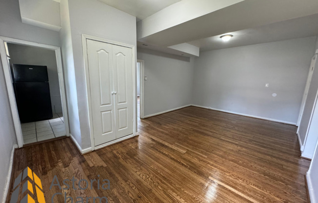 1 bed, 1 bath, $1,150, Unit 3508 Clifton Ave Unit B2