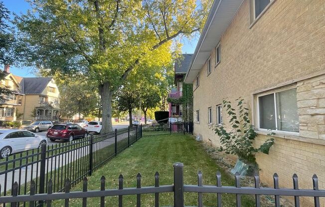 1 bed, 1 bath, $850, Unit 4