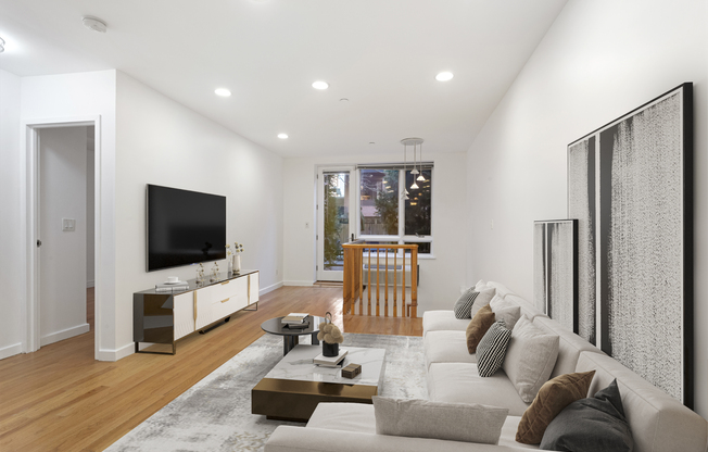 324 E 112 ST
