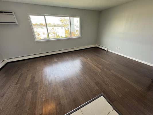 103 WHITE PLNS RD