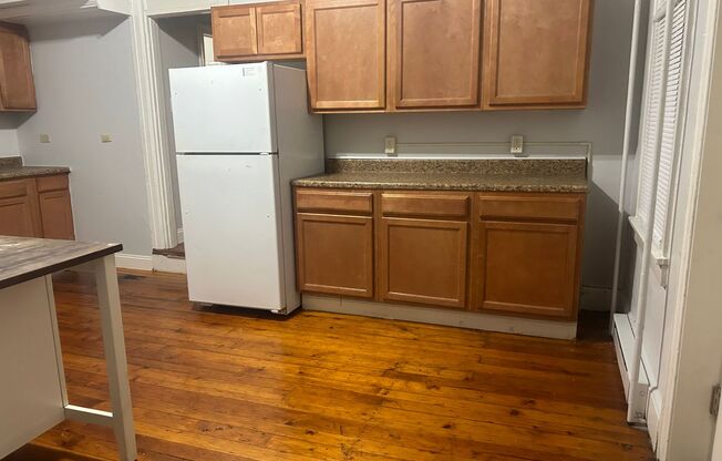 2 beds, 1 bath, $1,195, Unit Apt. #2