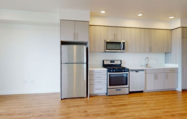 2 beds, 1 bath, 850 sqft, $2,745, Unit 411