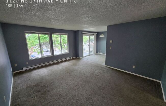 1120 NE 17 AVE