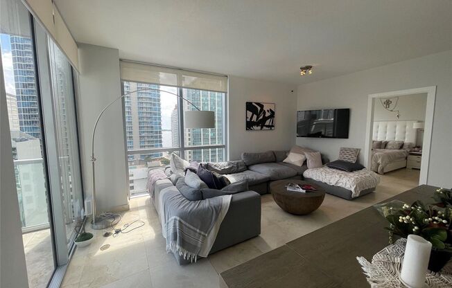 1060 Brickell Ave # 25-01 (F10461036)