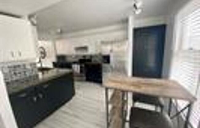 1621 S Quaker Ave Unit 1