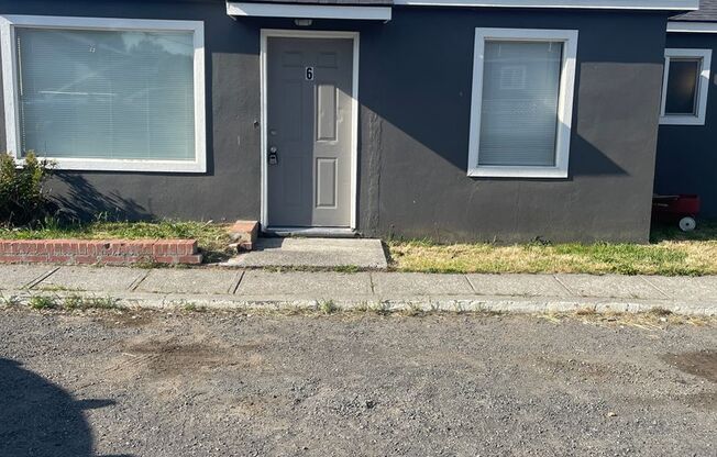 207 &amp; 223 N Hemlock St
