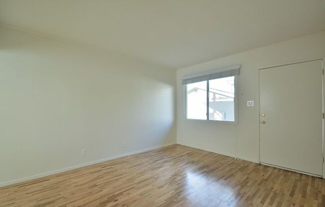 1 bed, 1 bath, 424 sqft, $2,050, Unit B