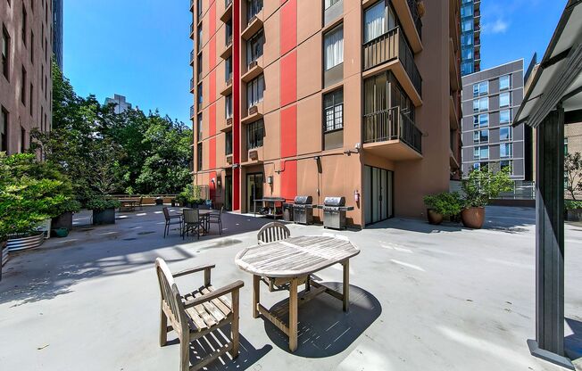 2 beds, 2 baths, $3,500, Unit # 1701