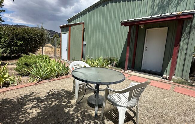 Furnished Studio READY NOW! electricity included!