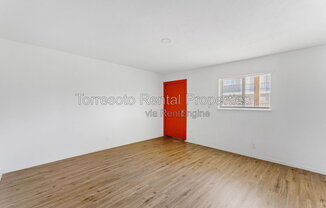 2 beds, 1 bath, 650 sqft, $1,000, Unit 10
