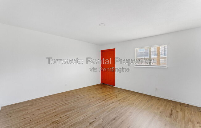 2 beds, 1 bath, 650 sqft, $1,000, Unit 10
