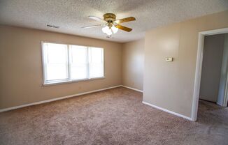 2 beds, 1 bath, $800