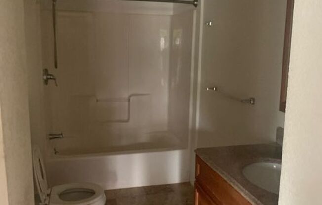 2 beds, 1 bath, $900