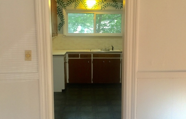 2 beds, 1 bath, $1,350, Unit 1