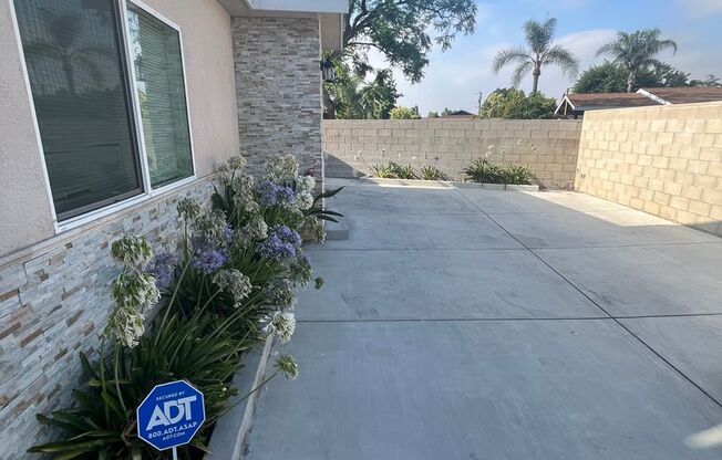 1424 Encino Ave.