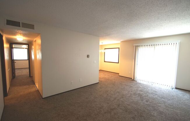 2 beds, 1.5 baths, 1,050 sqft, $1,643, Unit 318