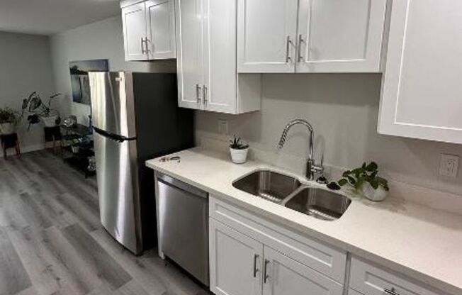 3 beds, 2 baths, 950 sqft, $1,895, Unit 13