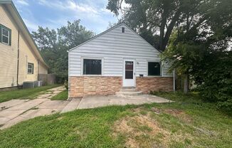 $900 - 2 bed 1 bath - Single Family Home