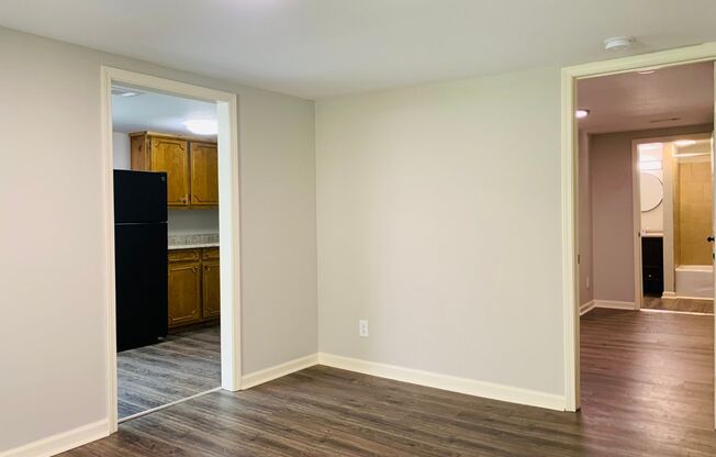 2 beds, 1 bath, $1,100