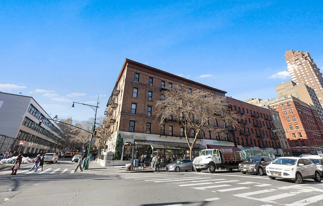 1 bed, $4,000, Unit 4L