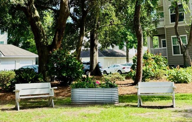 3 beds, 2 baths, 1,394 sqft, $2,850, Unit Daniel Ellis