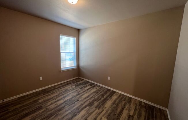 3 beds, 2 baths, $1,399