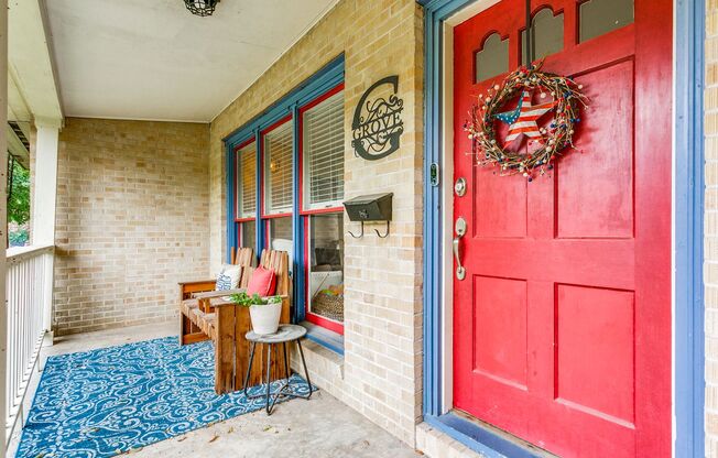 CHARMING 2-BEDROOM IN TERRELL HILLS