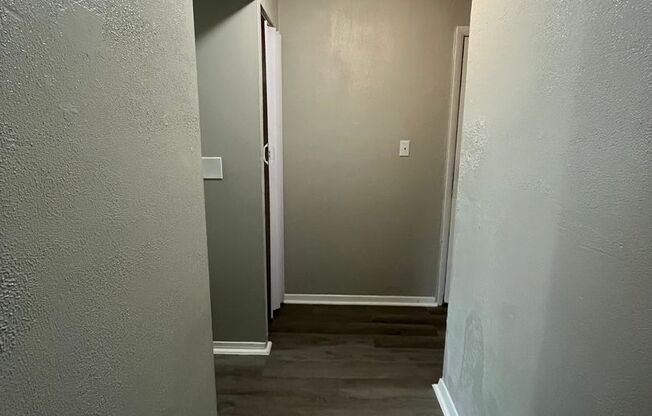 1 bed, 1 bath, $960, Unit 205