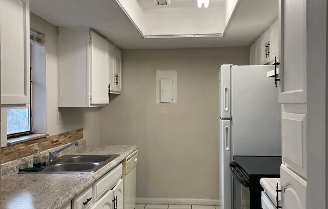 1/2 Month Rent Free! 1 Bedroom Apartment