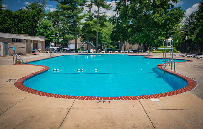 Maplewood Villas Apartments Pool 18