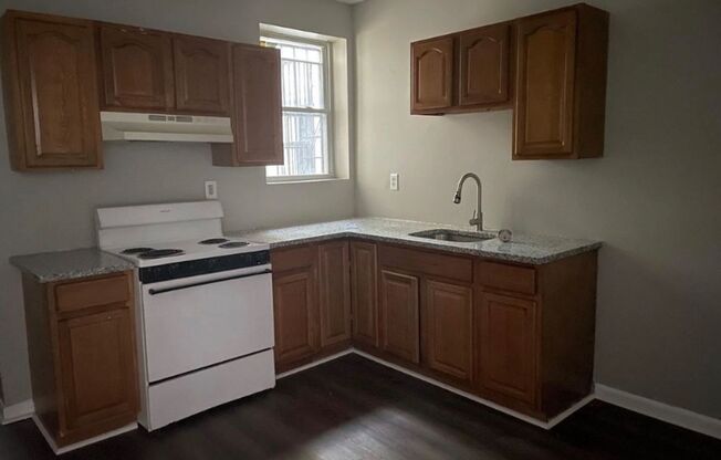 2 beds, 1 bath, $975