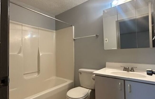 1 bed, 1 bath, 450 sqft, $750, Unit 5724-05