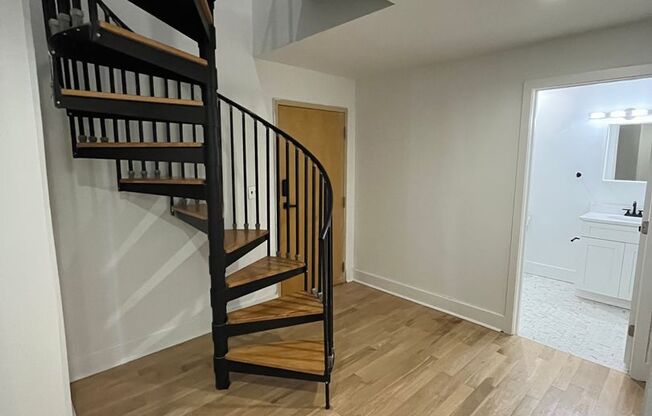 3 beds, 2 baths, 1,600 sqft, $3,100, Unit 513
