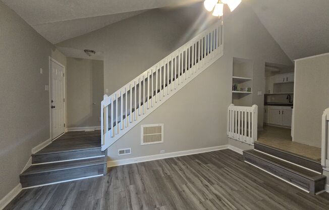 807 Danish Drive ~ Four Seasons