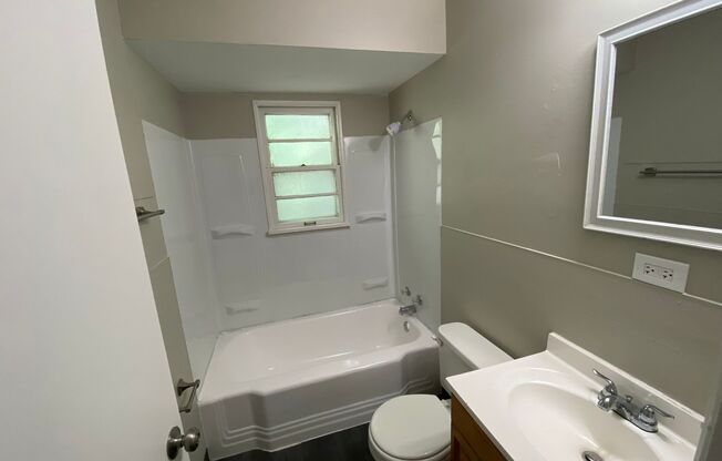 2 beds, 1 bath, $975